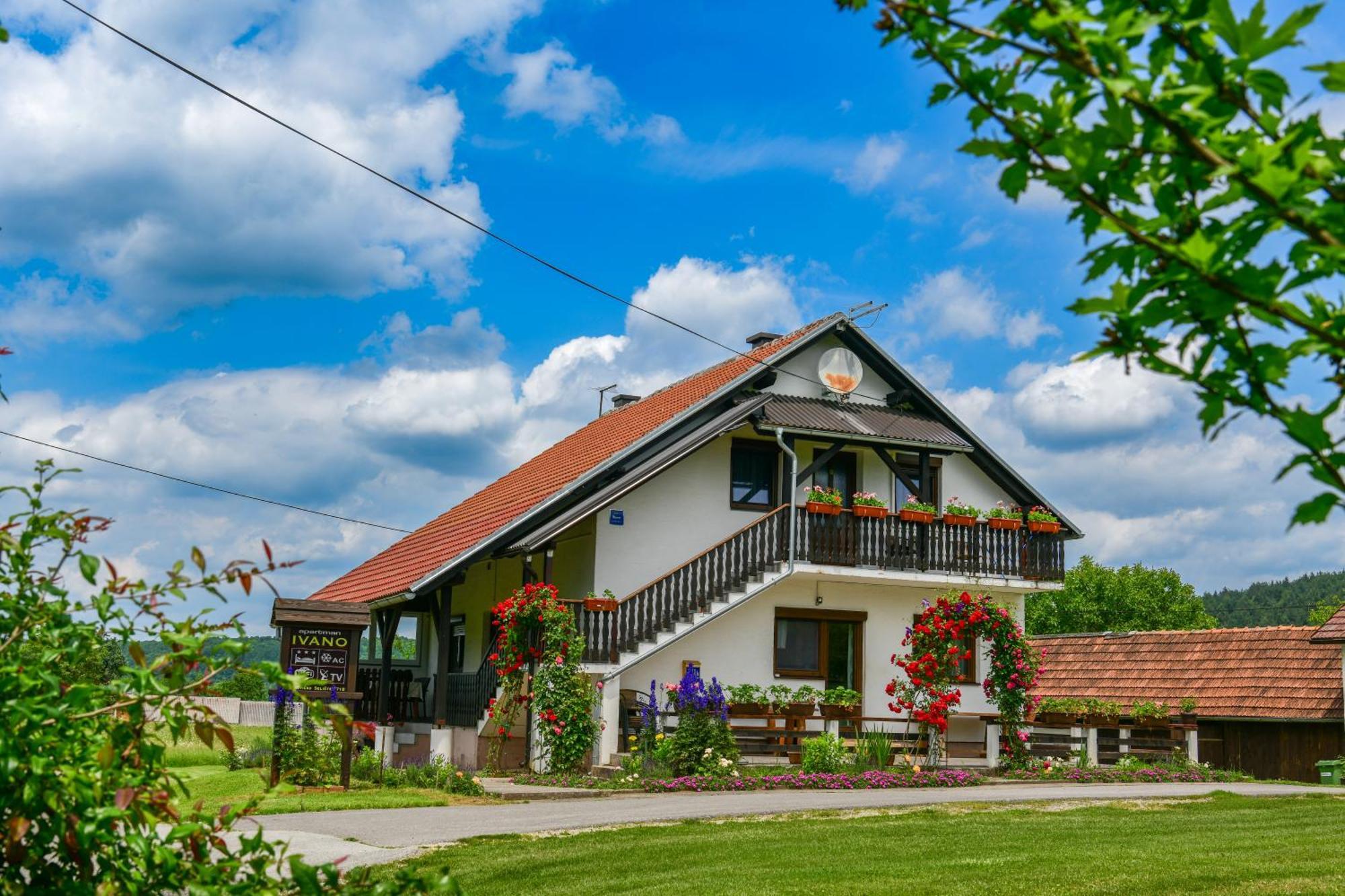 Apartment Ivano Rakovica Exterior foto