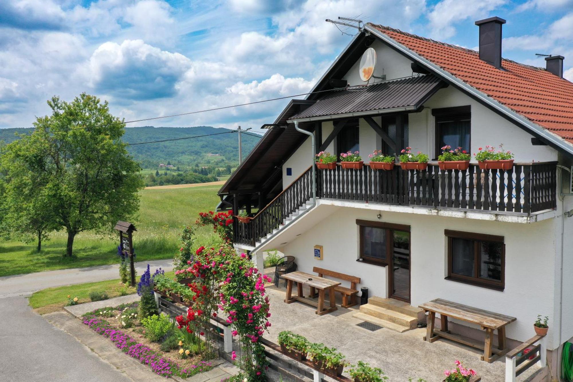 Apartment Ivano Rakovica Exterior foto