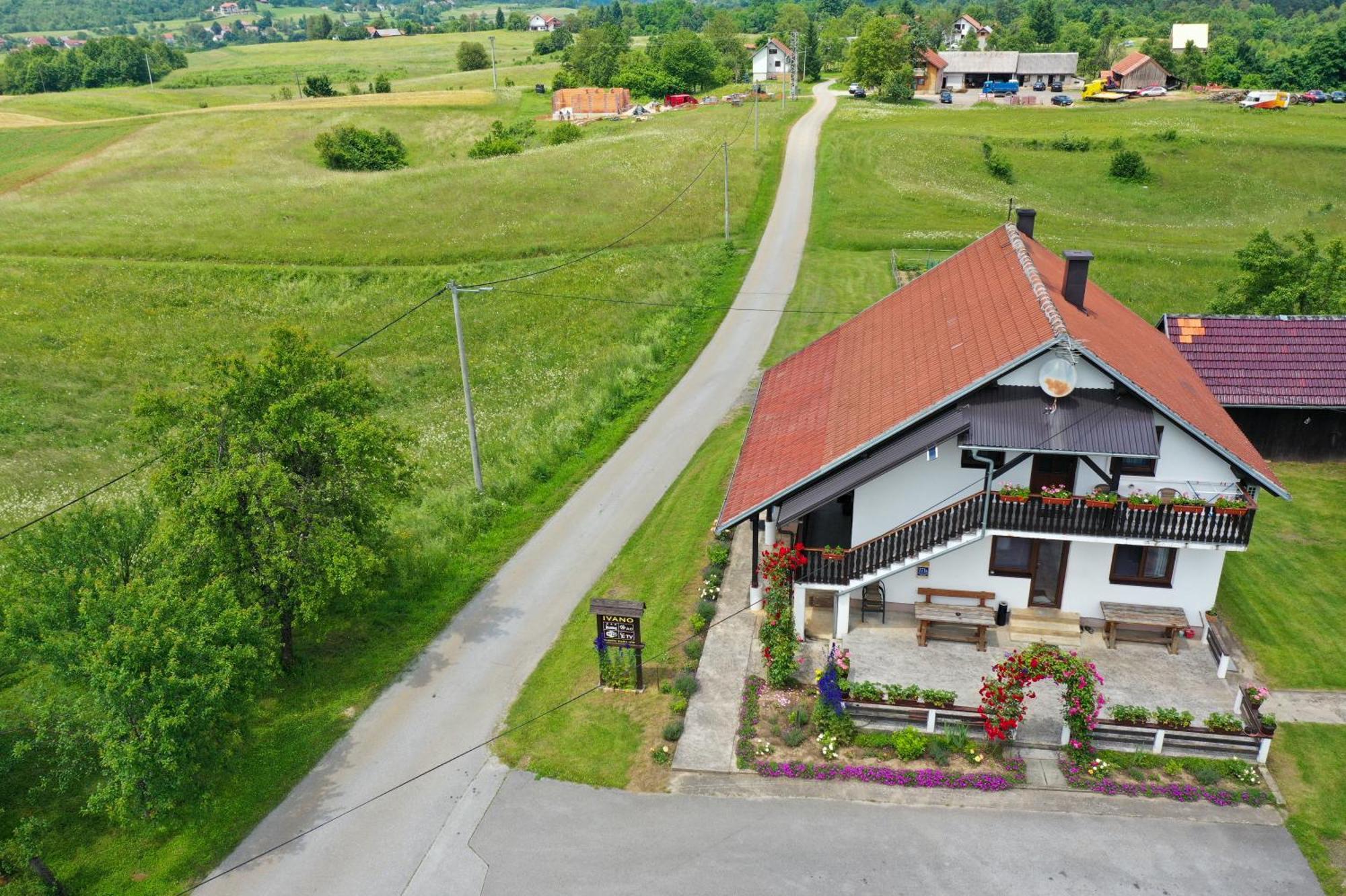 Apartment Ivano Rakovica Exterior foto